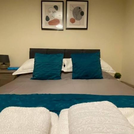 No25-Luxe Living Guest House- 2 Bed-Wifi-Free Parking-City- Beach Swansea Eksteriør bilde