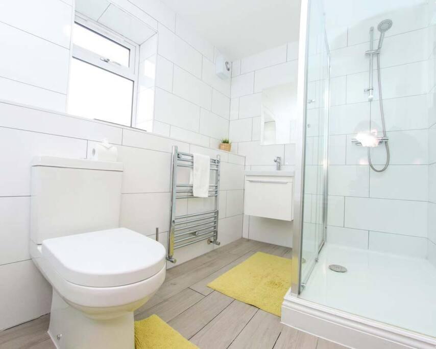No25-Luxe Living Guest House- 2 Bed-Wifi-Free Parking-City- Beach Swansea Eksteriør bilde